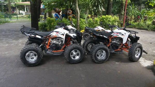 Solo Java Central Indonésia 2020 Atv Local Turístico Dos Veículos — Fotografia de Stock