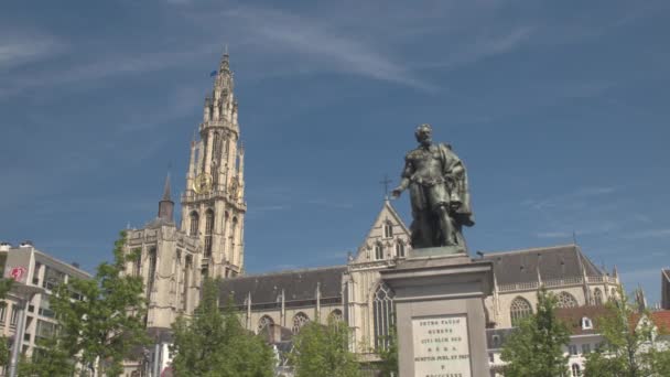 Rubens staty på gröna torget i Antwerpen — Stockvideo