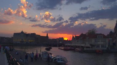 günbatımı nehir kanal Merkez İstasyonu, yukarıda