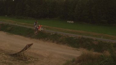 Motocross rider sürme fmx motosiklet