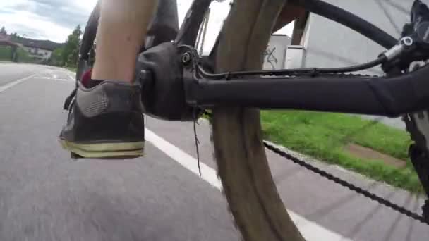 Man riding electric bicycle — Stock Video