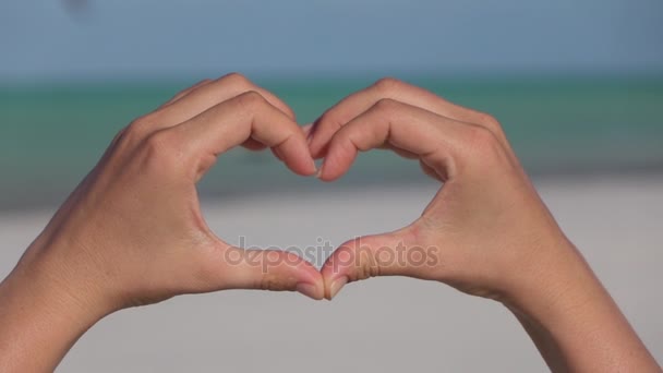 Woman Making heart sign — Stock Video