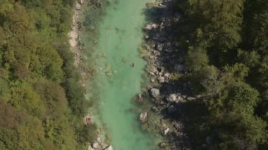 Anteni: Yüzme nerede insanlar Kayak kristal berraklığında nehir yatağı aşağı dostum