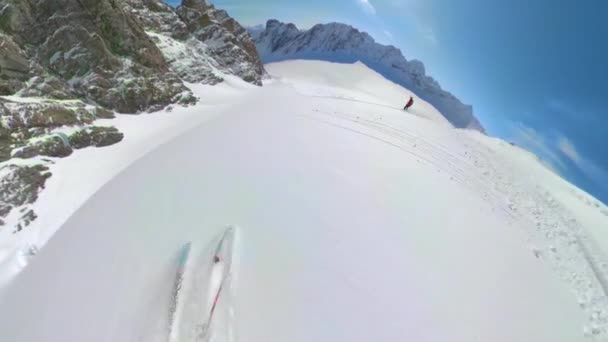 POV 360VR: Skiing down the untouched terrain of a remote mountain in Canada. — Stock Video