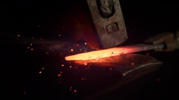 Slow Motion Macro Dof Bright Orange Steel Blade Getting Forged — 图库视频影像