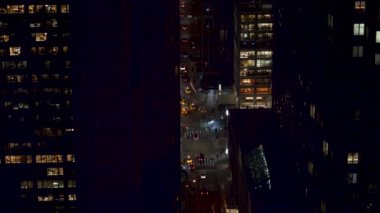 New York şehir merkezindeki hareketli yolların havasından çarpıcı bir manzara..