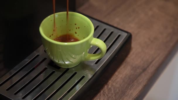 Kaffee kochen, Kaffeemaschine - Kaffeemaschine — Stockvideo