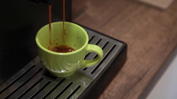 Kaffee kochen, Kaffeemaschine - Kaffeemaschine — Stockvideo