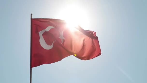 Bandera de Turquía ondea en el viento — Vídeo de stock