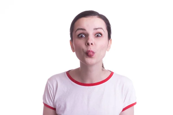 Atraktivní Emocionální Dívka Červené Bílé Tričko Bílém Pozadí — Stock fotografie