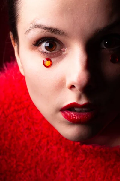 Girl Red Sparkles Eyes — Stock Photo, Image