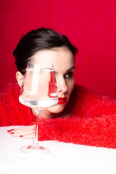 Beautiful Girl Red Glass Water — Stock Photo, Image