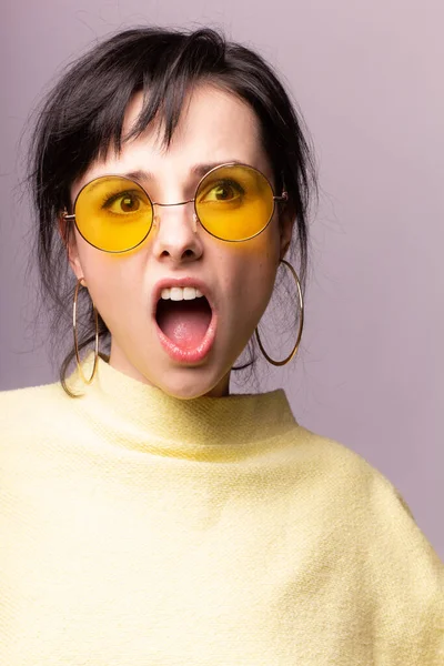 Beautiful Girl Yellow Glasses Yellow Sweater — 스톡 사진