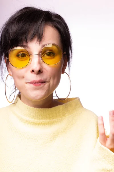 Beautiful Girl Yellow Glasses Yellow Sweater — 스톡 사진