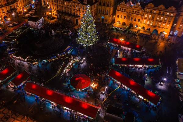 Prague, Çek Cumhuriyeti - 22 Aralık 2015: Eski Şehir Meydanı Prag, Çek Cumhuriyeti — Stok fotoğraf