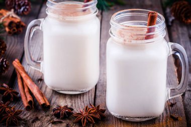 Noel içki: yumurta likörü mason kavanoz kabuk tarçın 