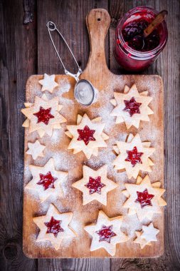 Ahududu reçeli ile Noel Linzer tanımlama