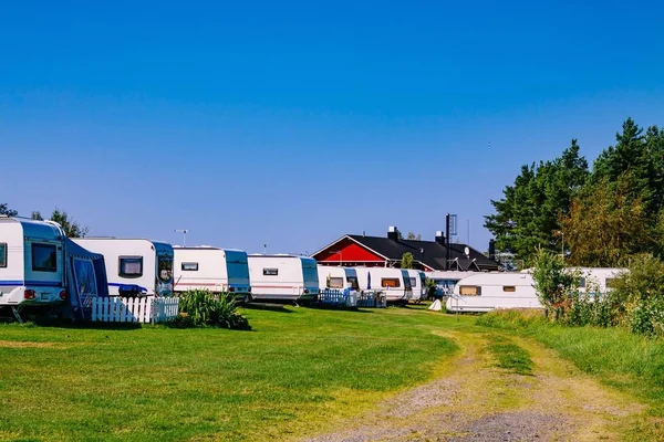 Camping life with caravans in nature park — Stock Photo, Image