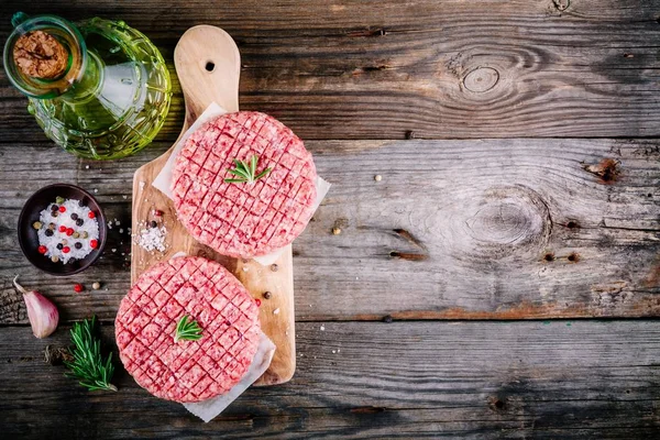 Nyers darált marhahús Burger steak szeletek — Stock Fotó