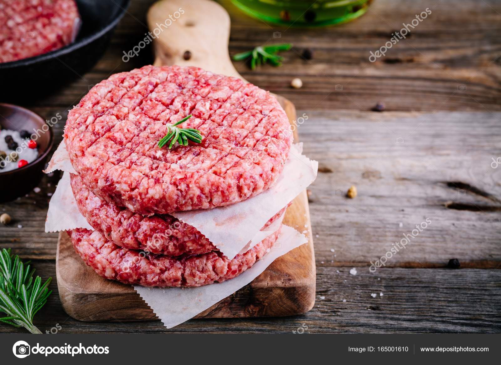 Raw Ground Beef Meat Burger Steak Cutlets Stock Photo By C Nblxer 165001610