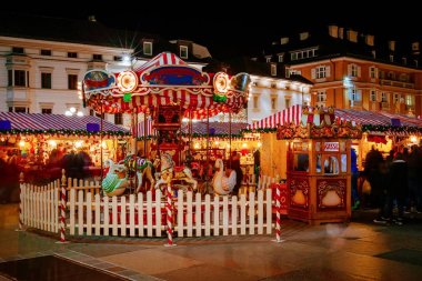 Atlıkarınca Noel pazarı, VIPITENO, Bolzano, Trentino Alto Adige, İtalya