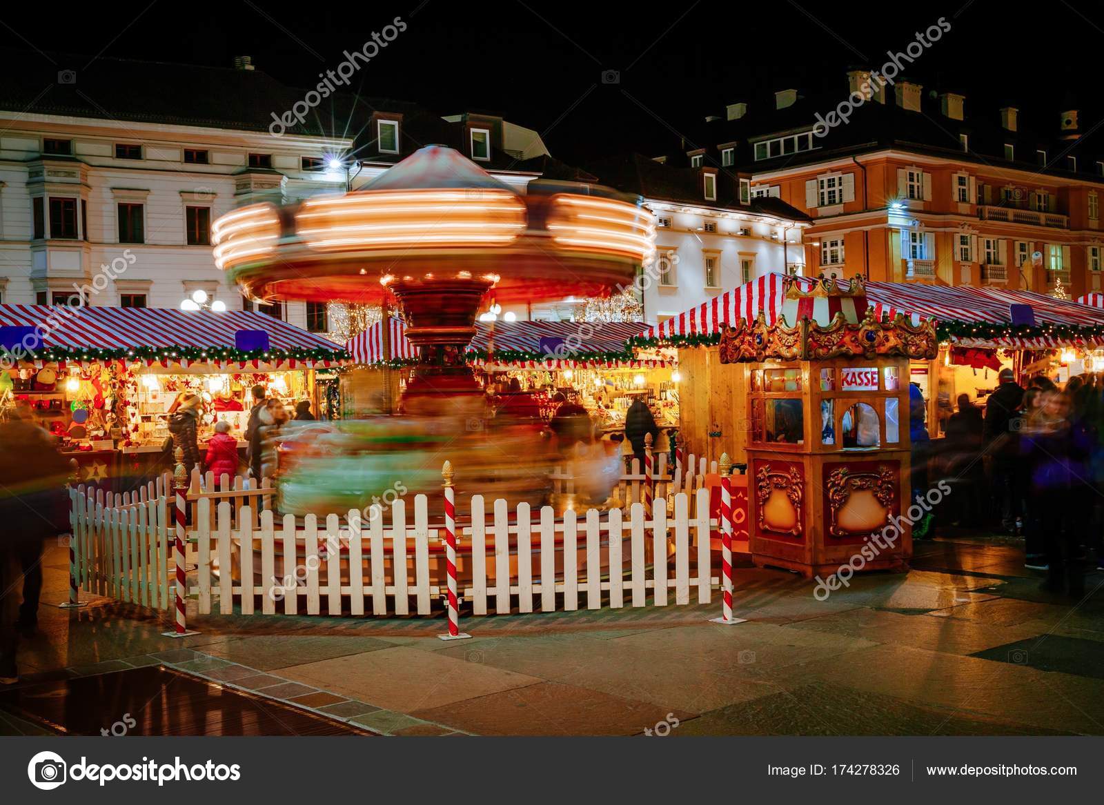 Carosello al mercatino di Natale, Vipiteno, Bolzano, Trentino Alto Adige, Italia — Foto Stock