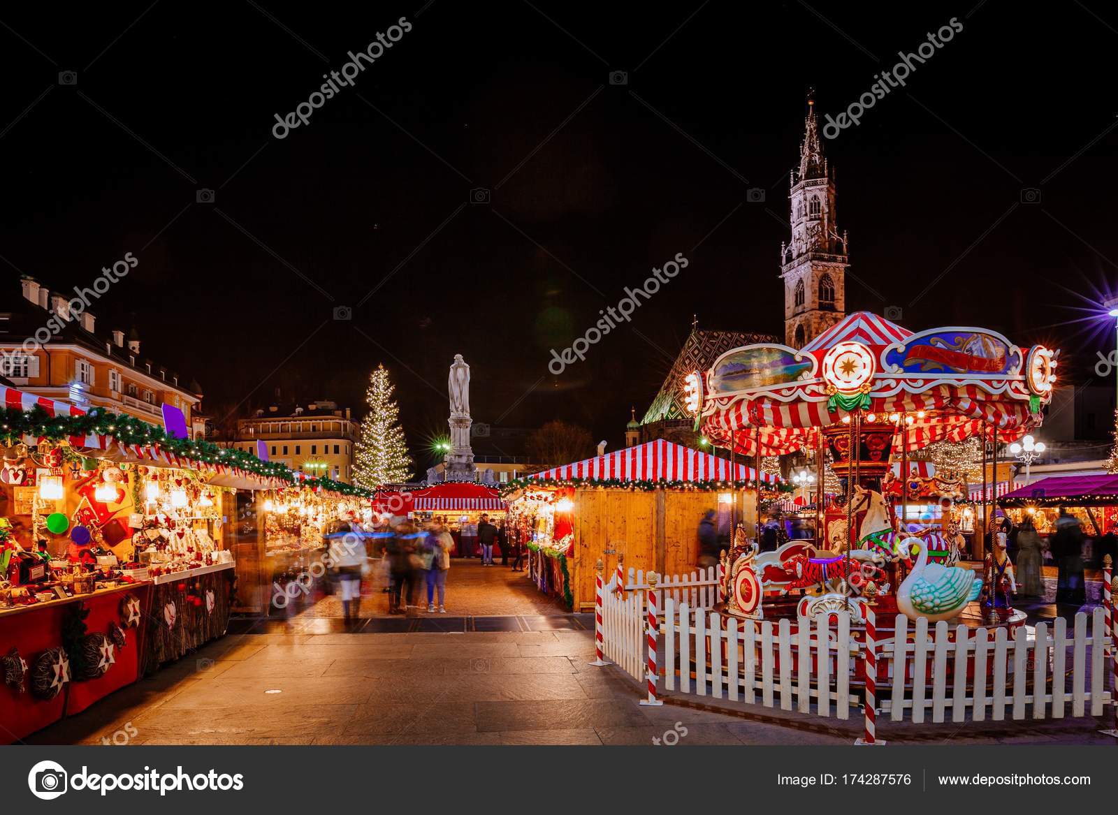 Carosello al mercatino di Natale, Vipiteno, Bolzano, Trentino Alto Adige, Italia — Foto Stock