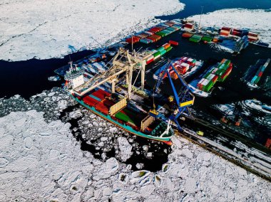 Kış, gemi yükleme kaplarda ile endüstriyel bağlantı noktası