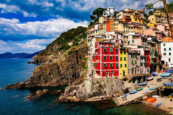 Köy Riomaggiore görünümünü. Cinque Terre Milli Parkı, Liguria İtalya. — Stok fotoğraf