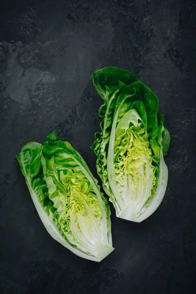 Lattuga Verde Fresca Romaine Caesar Insalata Sfondo Pietra Scura Vista — Foto Stock