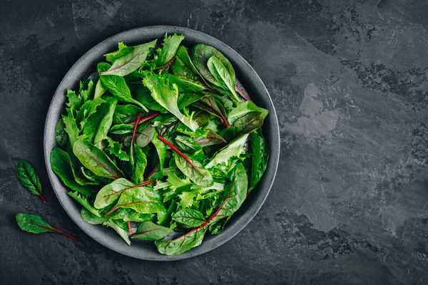 Salada Alface Orgânica Verde Fresca Misturada Tigela Vista Superior Espaço — Fotografia de Stock