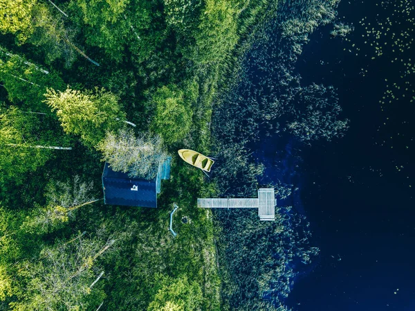 Luftaufnahme Des Saunahauses Seeufer Grüner Wald Und Blauer See Finnland — Stockfoto