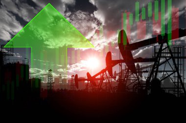 Gün batımında gökyüzüne karşı yağ pompaları ve tankların siluetleri. Yakıt ihracatını arttır. Dünya pazarında ham petrol fiyatlarının büyümesi. Petrol üretiminde artış. Petrol şirketlerinin gelirlerinin artması. 
