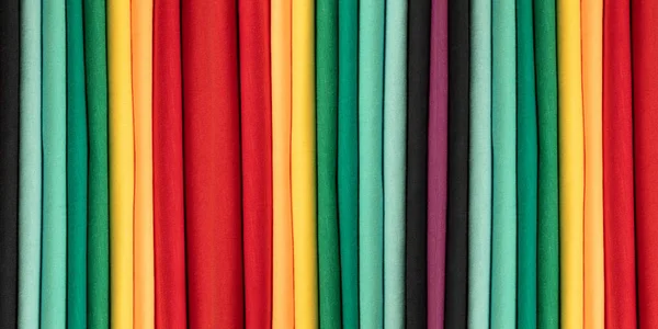 Fundo Roupas Algodão Coloridas Cores Arco Íris Tiras Verticais Coloridas — Fotografia de Stock