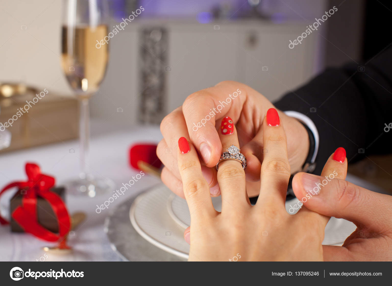 bague homme petite main bague homme petite main