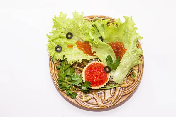 Caviar Rojo Una Tartaleta Plato Con Verduras Aceitunas Cerca Sobre —  Fotos de Stock