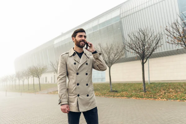 Happily Smiling Attractive Man Talking His Phone Interest Business District — Stock Photo, Image