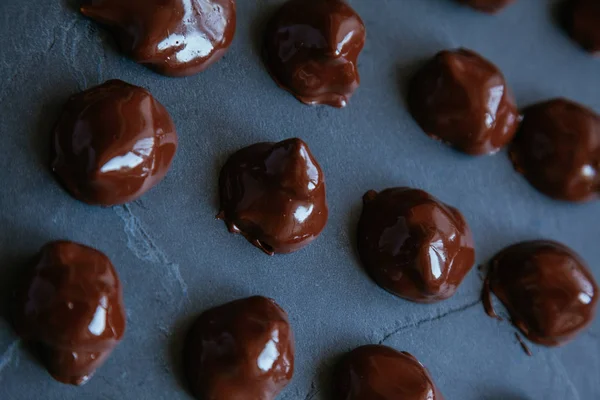 Deliciosas trufas de chocolate — Foto de Stock