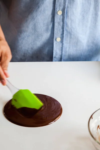 Tempering Delicious Chocolate — Stock Photo, Image