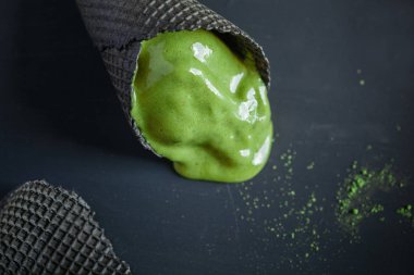 Matcha çay ve muzlu dondurma