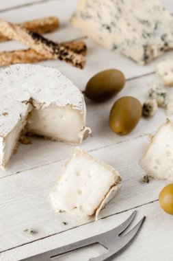 Mavi ve keçi peyniri