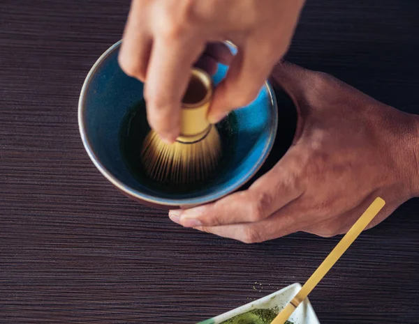 Fazendo de bebida japonesa — Fotografia de Stock