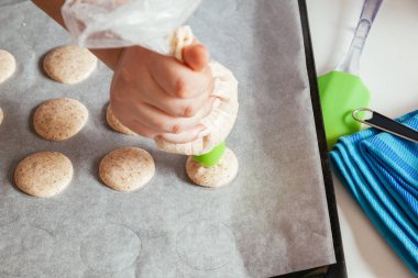 Lezzetli Macarons yapmak