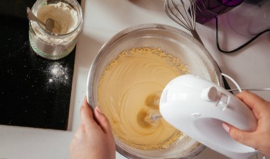 Muffin kek karışımı karıştırma