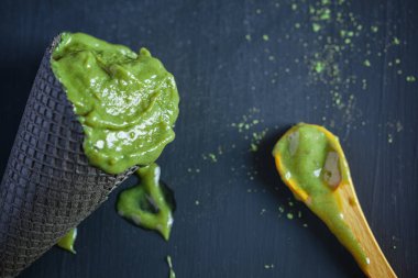 Matcha çay ve muzlu dondurma