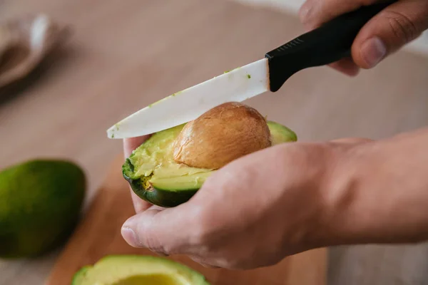 Вкусный авокадо — стоковое фото