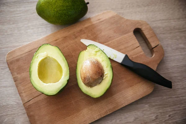 Fresh Avocado Cut — Stock Photo, Image