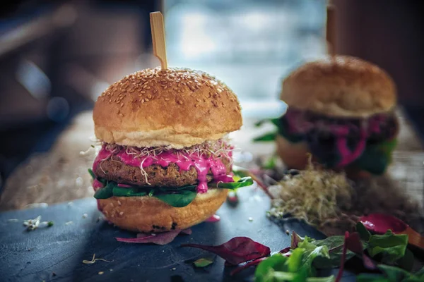 Varlık-den yapılmış sebze Burger — Stok fotoğraf