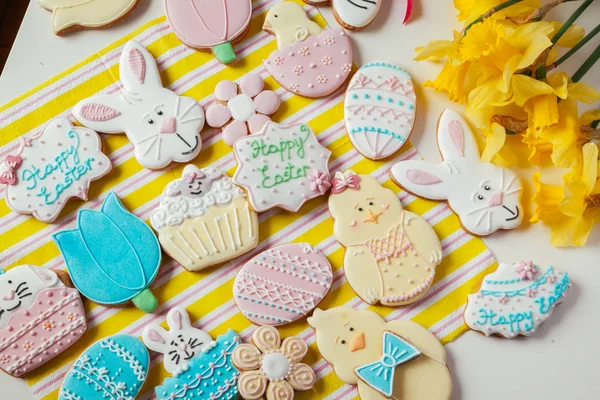 Biscuits au pain d'épice de Pâques — Photo