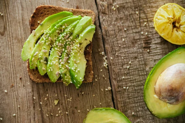 Lezzetli Avokado Tostu